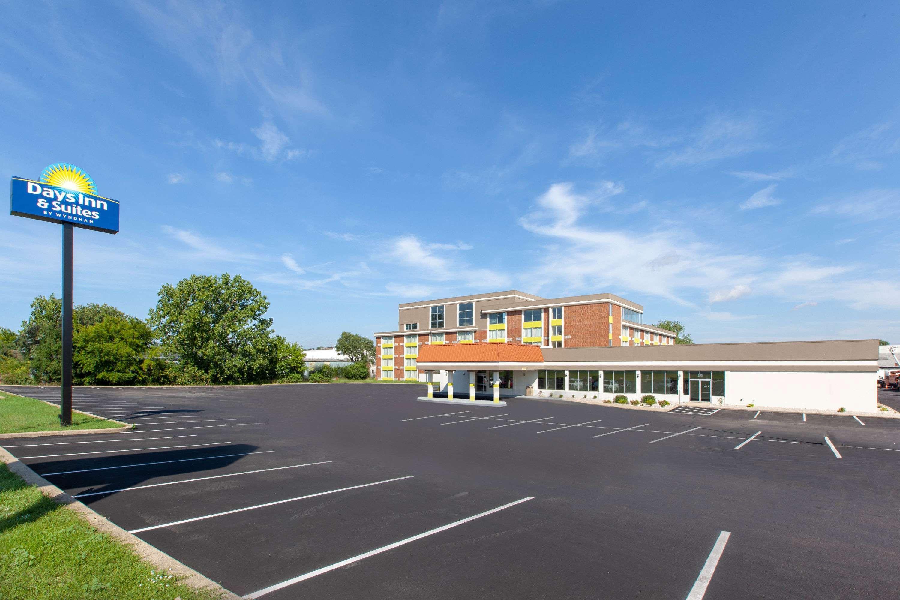 Days Inn & Suites By Wyndham Grand Rapids Near Downtown 怀俄明 外观 照片