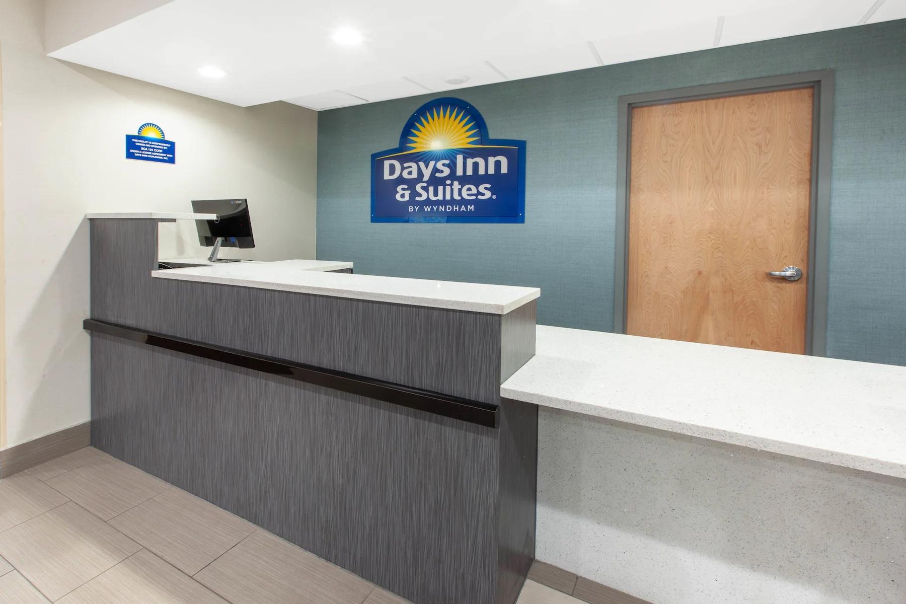 Days Inn & Suites By Wyndham Grand Rapids Near Downtown 怀俄明 外观 照片