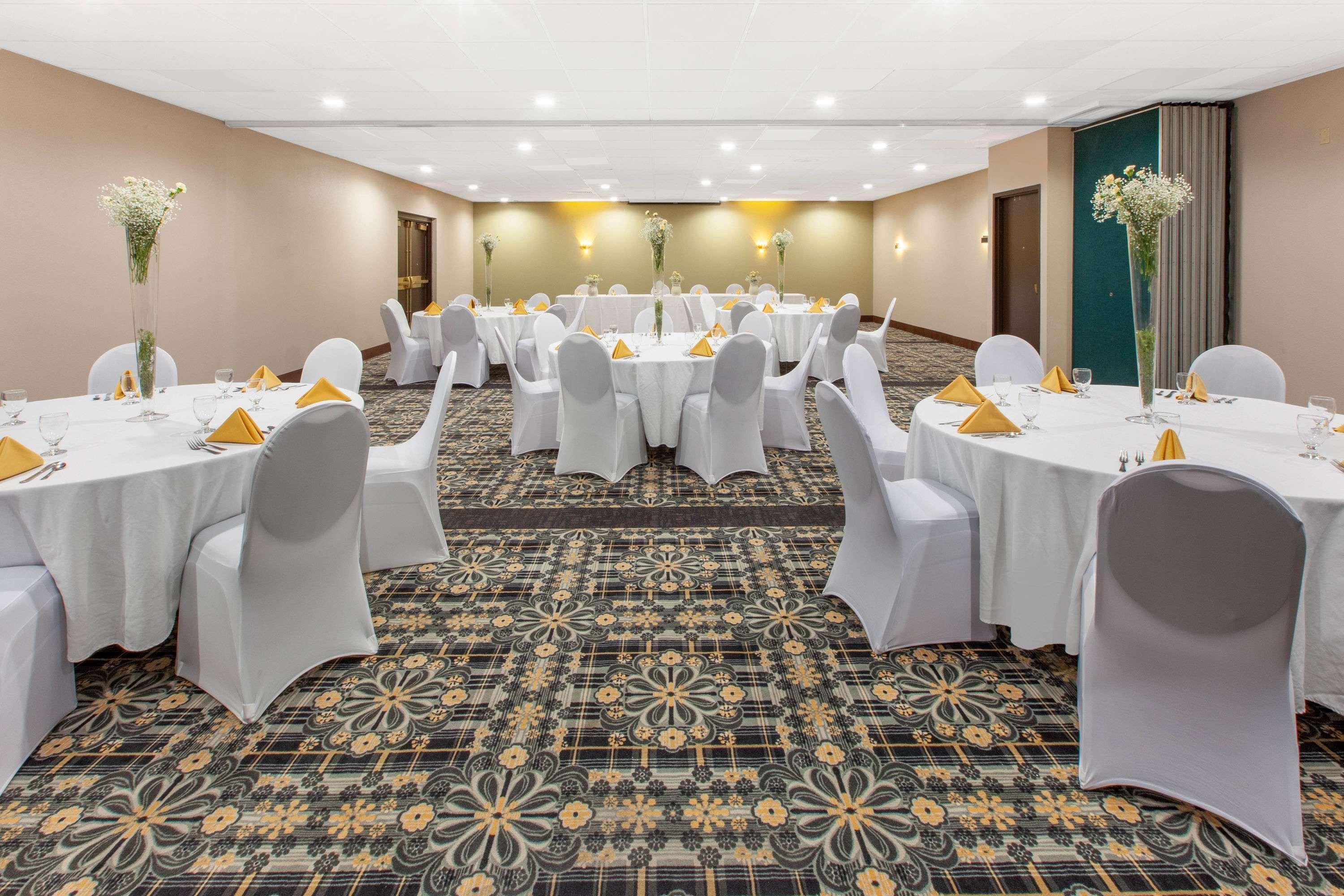 Days Inn & Suites By Wyndham Grand Rapids Near Downtown 怀俄明 外观 照片