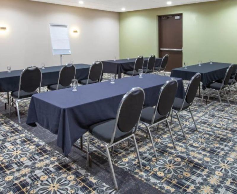 Days Inn & Suites By Wyndham Grand Rapids Near Downtown 怀俄明 外观 照片