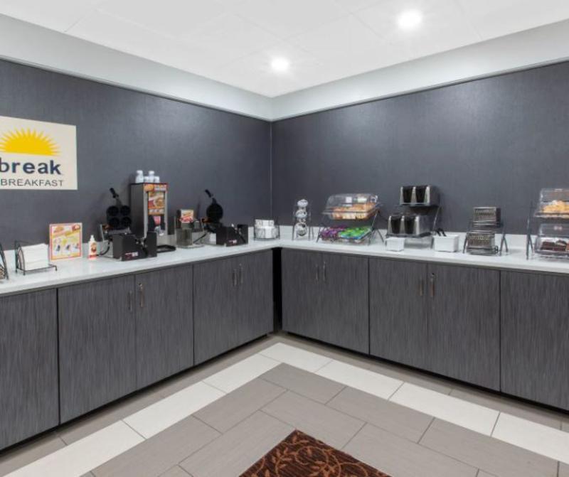 Days Inn & Suites By Wyndham Grand Rapids Near Downtown 怀俄明 外观 照片